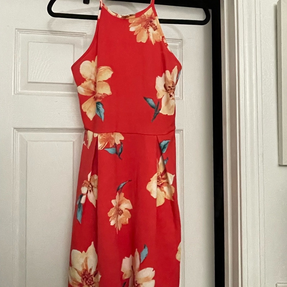 Multiple different dresses - Picture 3 of 14